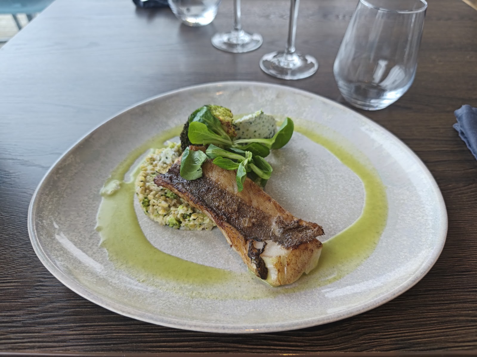 Restaurant Le Poisson D’Avril à Guilvinec, France — photo 2