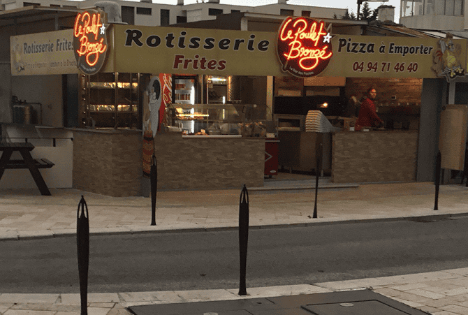 Restaurant Le Poulet Bronzé à Bormes-les-Mimosas, France