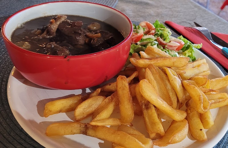 Restaurant Le p’tit resto au bord de l’eau à Épernay, France