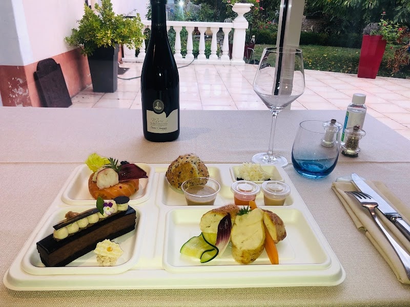 Restaurant Le Relais Cocatrix à Étréchy, France