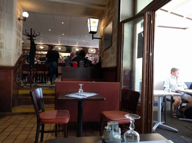 Restaurant Le Relais de la Ferte à La Ferté-Alais, France