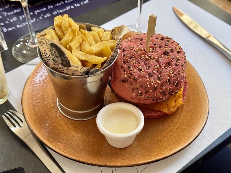 Le Rossignol Restaurant à Saint-Python, France