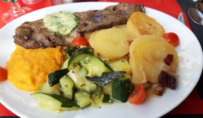 Restaurant Le Saint Eloi à La Colle-sur-Loup, France