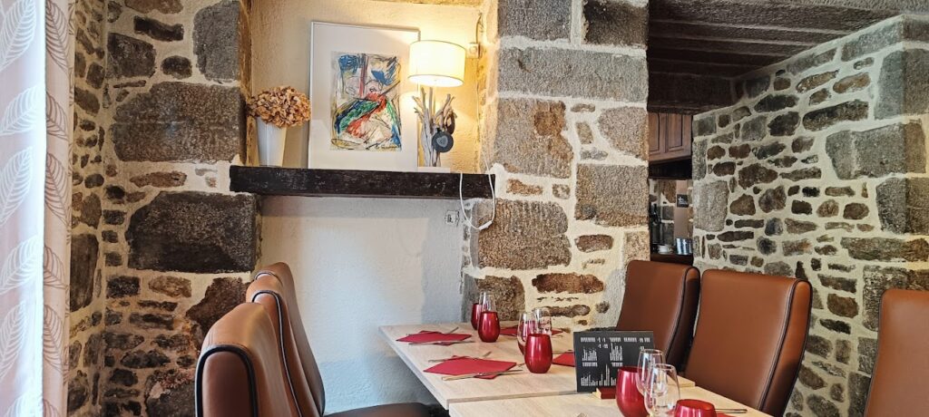 Le Saint Louis : Restaurant en Centre-Ville de Dinan (Repas de Groupe) à Dinan, France