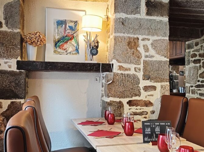 Le Saint Louis : Restaurant en Centre-Ville de Dinan (Repas de Groupe) à Dinan, France