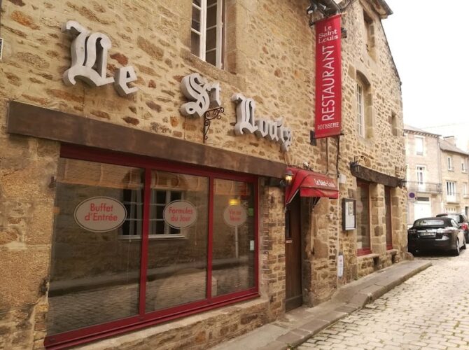 Le Saint Louis : Restaurant en Centre-Ville de Dinan (Repas de Groupe) à Dinan, France