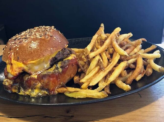 Restaurant Le Saint-Mihiel – Café Tabac et brasserie à Nantes, France