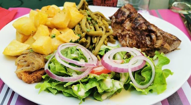 Restaurant Le Saint Philippe à Saint-Ouen-sur-Seine, France