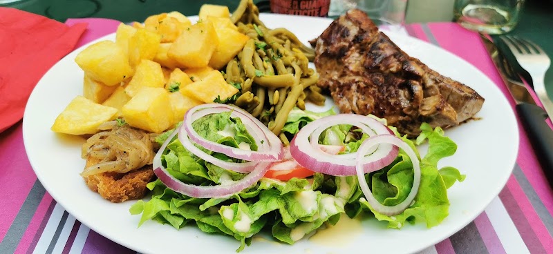 Restaurant Le Saint Philippe à Saint-Ouen-sur-Seine, France