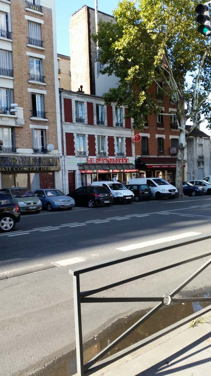 Restaurant Le Saint Philippe à Saint-Ouen-sur-Seine, France