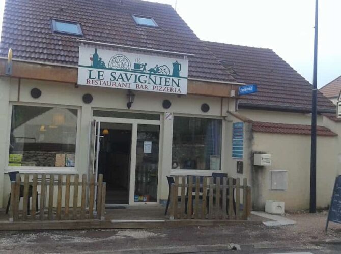 Restaurant Le Savignien à Savigny-le-Sec, France