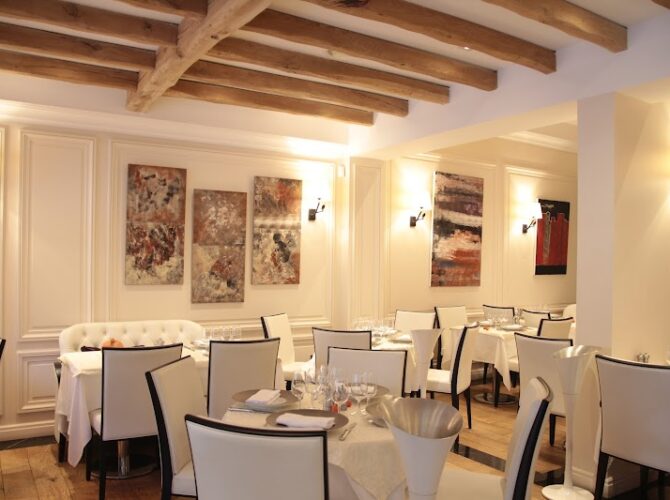 Restaurant Le Tournesol à Courbevoie, France