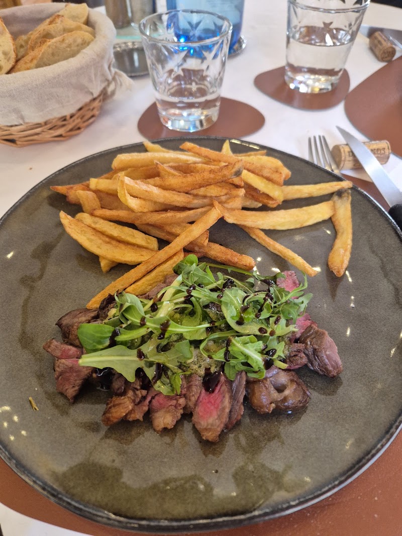 Restaurant Le Valerianne à Courbevoie, France