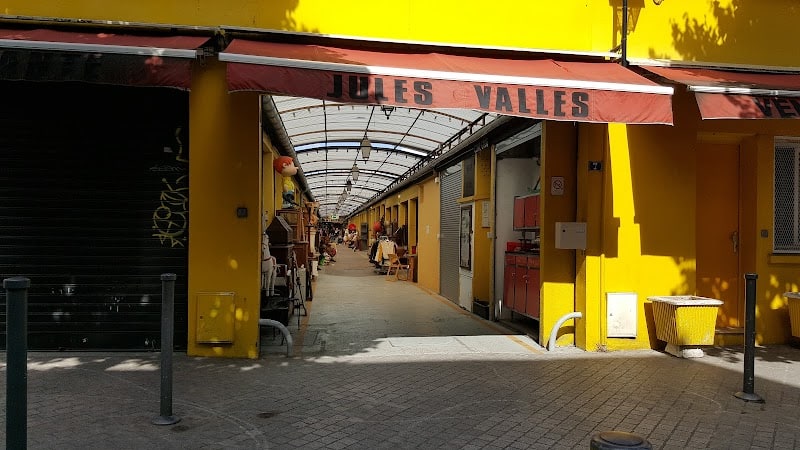 Restaurant Le Vallès à Saint-Ouen-sur-Seine, France