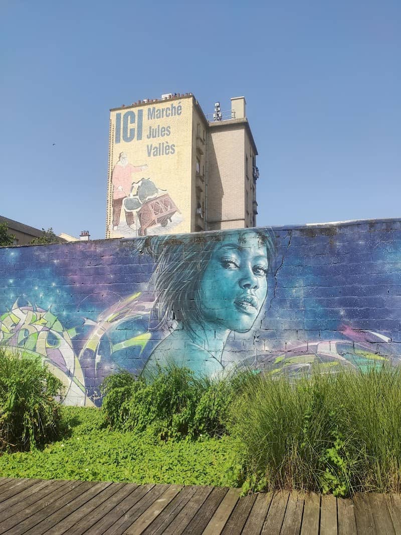 Restaurant Le Vallès à Saint-Ouen-sur-Seine, France