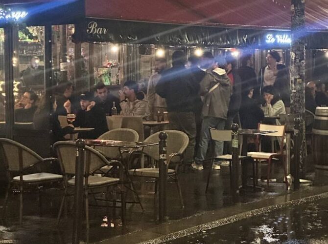 Restaurant Le Village à Ivry-sur-Seine, France