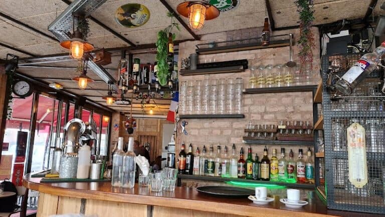 Restaurant Le Village à Ivry-sur-Seine, France — photo 1