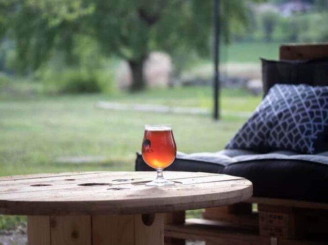 L’Écoinçon – Bar & Restaurant Cressin-Rochefort à Cressin-Rochefort, France