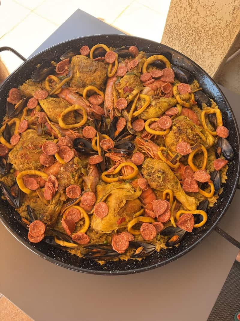 Restaurant L’Ensoleillade, Paëlla à Emporter et Cave à Vins à Bormes-les-Mimosas, France