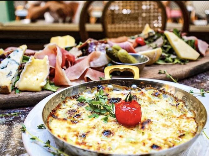 Restaurant Les Amours in paris à Paris, France