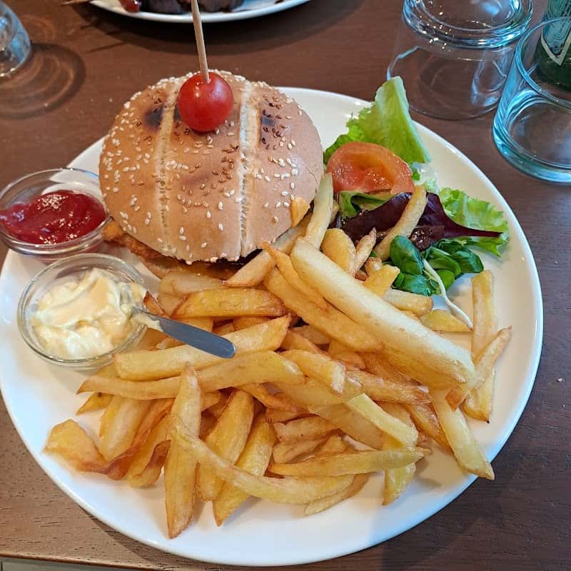 Restaurant Les curieux à Saint-Denis, France