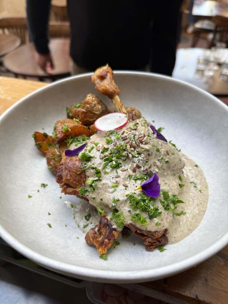 Restaurant Les Deux Colombes à Paris, France