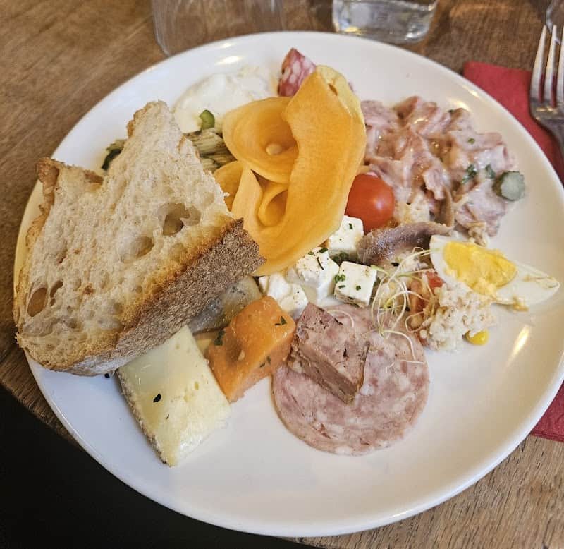 Restaurant Les Grands Buffets Lyonnais à Lyon, France