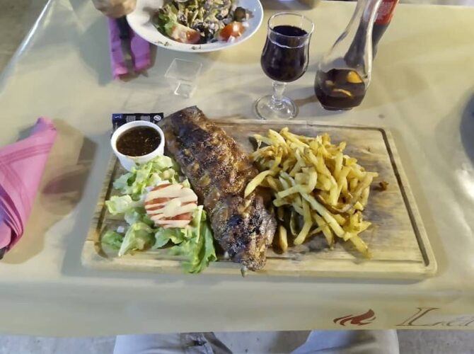 Restaurant Les Halles de la Chaumière à Marseillan, France