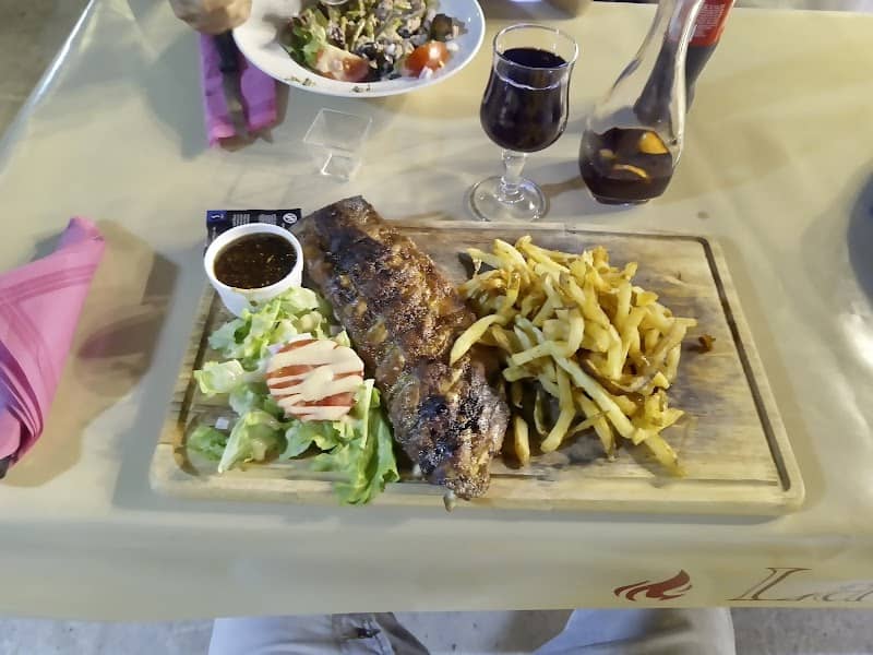 Restaurant Les Halles de la Chaumière à Marseillan, France