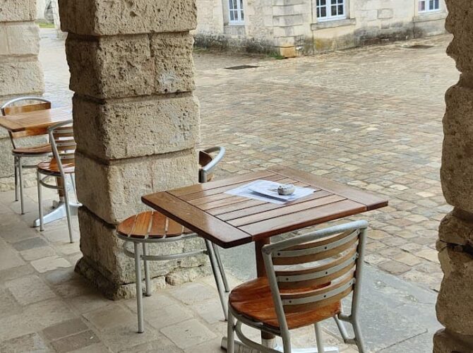 Restaurant Les Longitudes à Rochefort, France