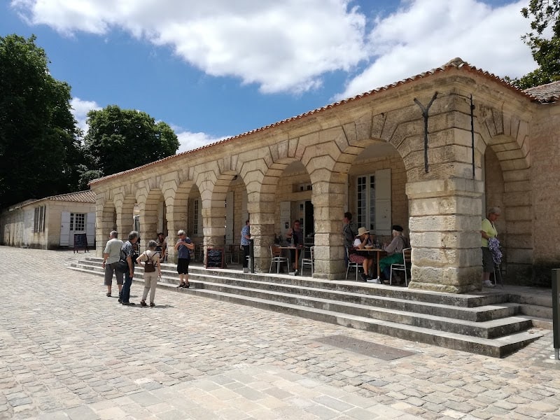 Restaurant Les Longitudes à Rochefort, France