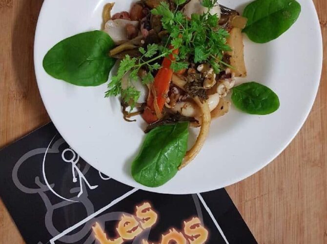 Restaurant Les Potos Feu à Rochefort, France