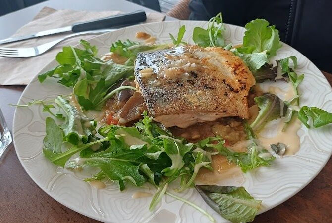 Restaurant Les Potos Feu à Rochefort, France