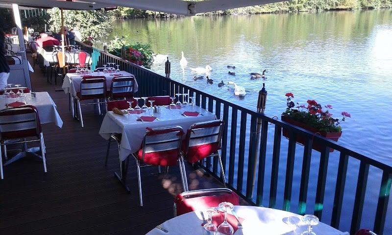 Restaurant L’Etang Fleuri à Vert-le-Petit, France