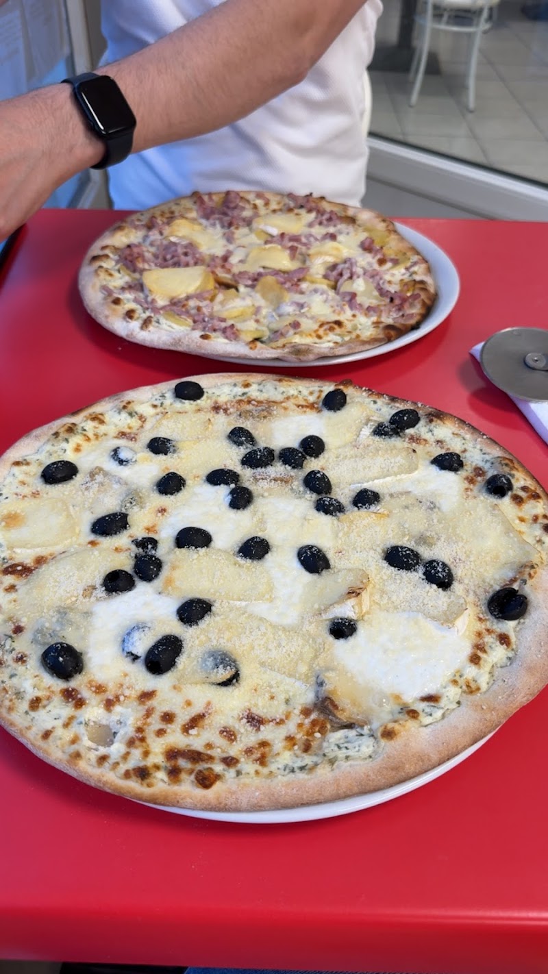 Restaurant L’Italienne La Toscane De La Pizza à Épernay, France