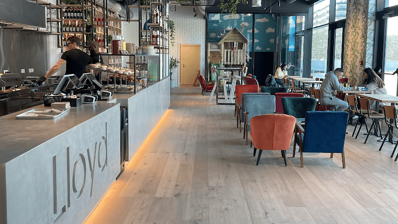 Restaurant Lloyd Coffee Eatery – Westland Shopping à Anderlecht, Belgique