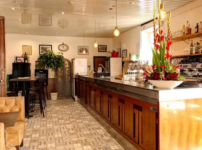 Restaurant Logis Hôtel de Provence à Orange, France