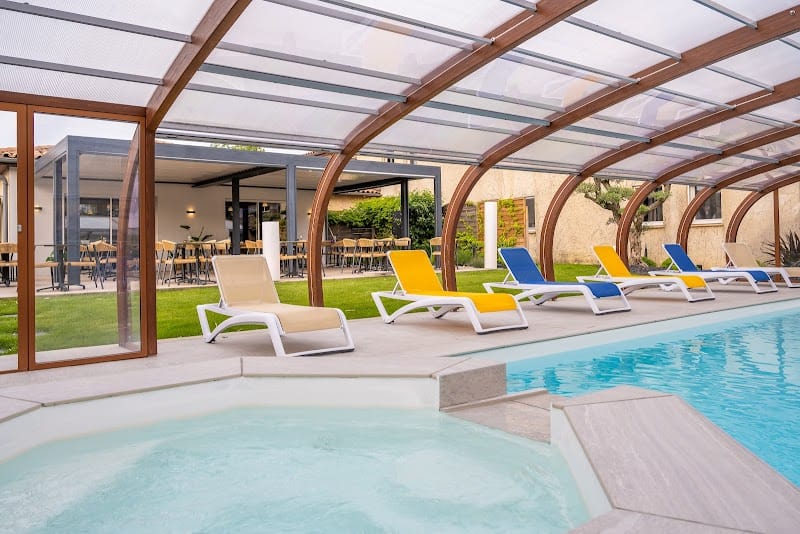 LOGIS Hôtel-Restaurant Le Clos Fleuri à Castelnaudary, France