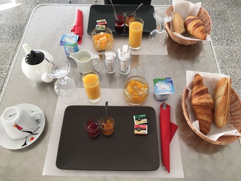 Restaurant LOGIS LA CHAUMIERE à Marseillan, France