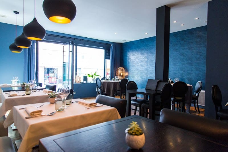 Louise. ( Restaurant & Cave à vin – Épicerie fine ) à Lorient, France