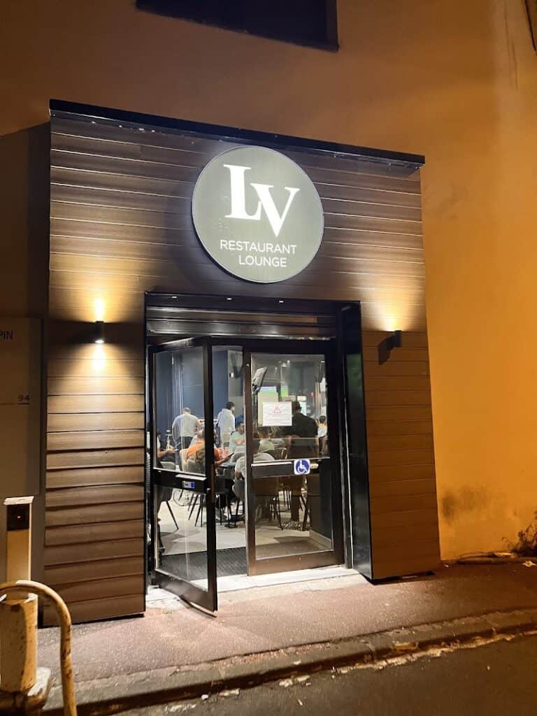 Restaurant LV à Ivry-sur-Seine, France — photo 1