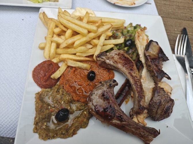 Restaurant LV à Ivry-sur-Seine, France