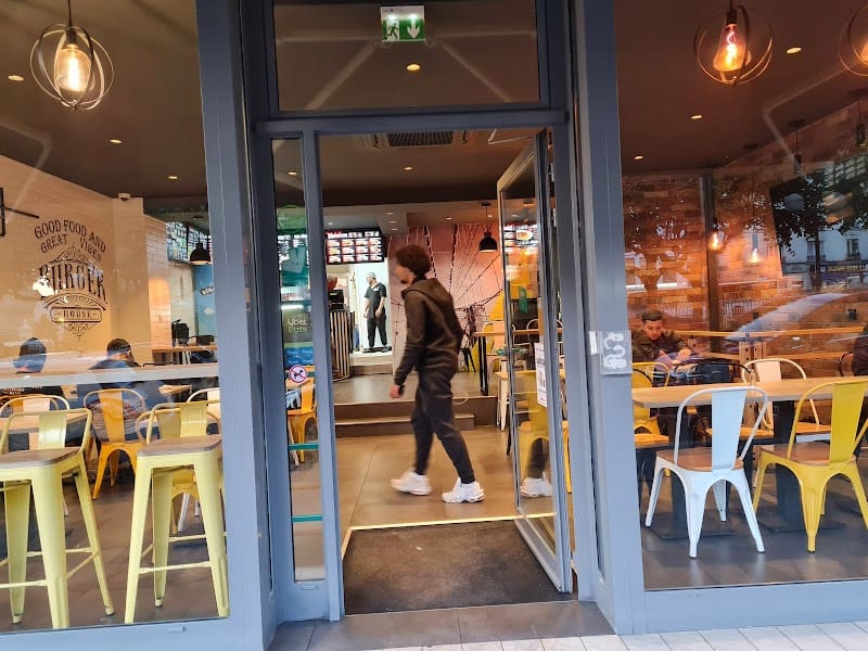 Restaurant MAC CHICKEN à Enghien-les-Bains, France