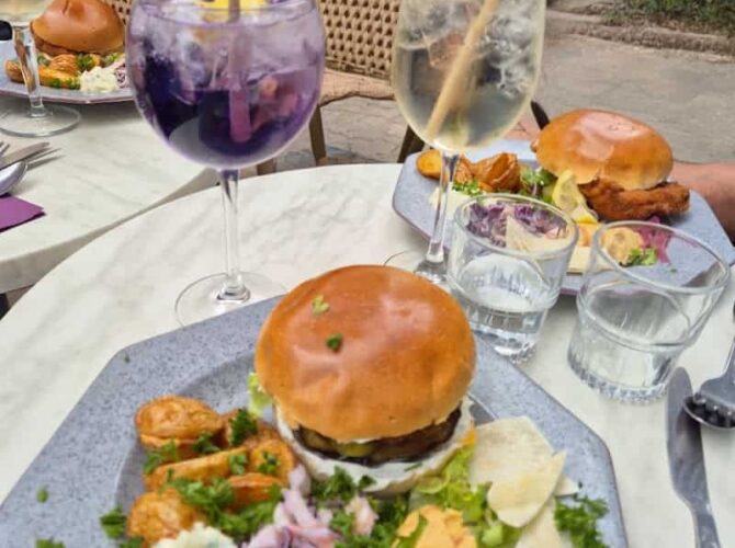 Restaurant Marguerite Charlie à Saint-Denis, France