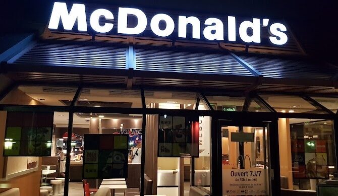 Restaurant McDonald’s à Éragny, France