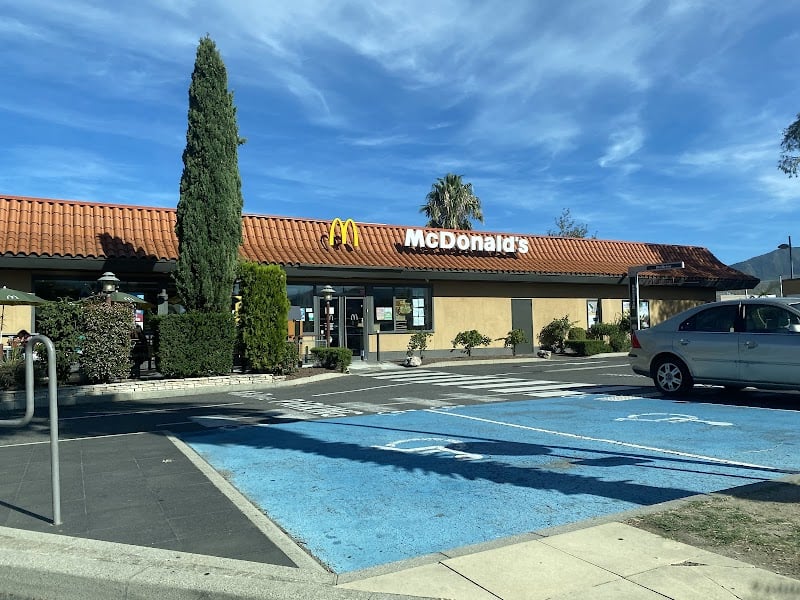 Restaurant McDonald’s à Prades, France