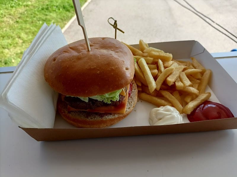 Restaurant Méd’inGrisou à Poussay, France