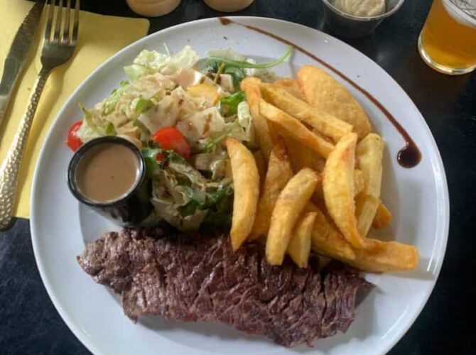 Restaurant Michelet Moderne à Saint-Ouen-sur-Seine, France