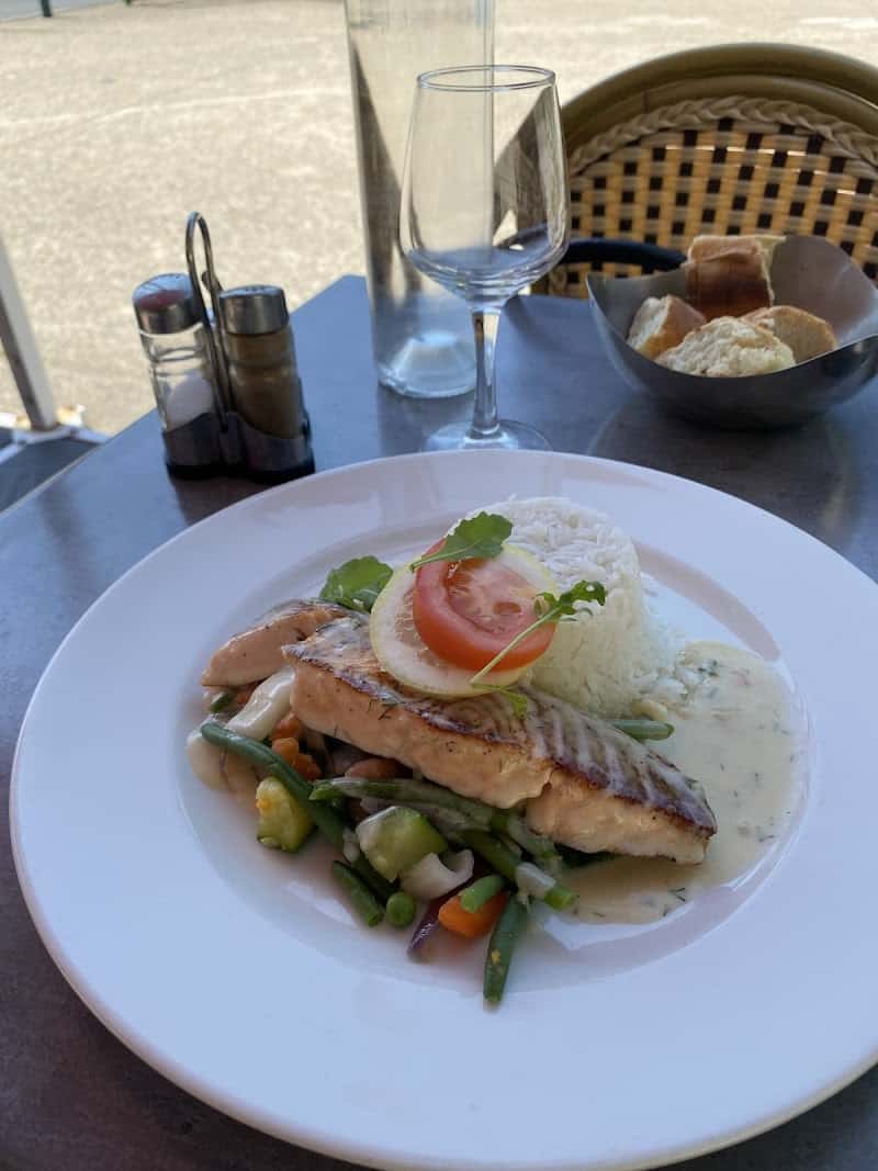 Restaurant Midpoint à Gennevilliers, France