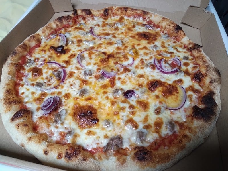 Restaurant Mira Pizz à Saint-Germain-du-Puy, France